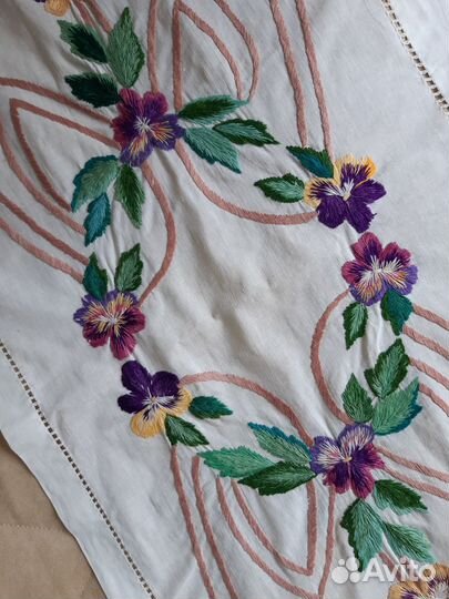 Винтажная ручная вышивка полотенце СССР фиалки