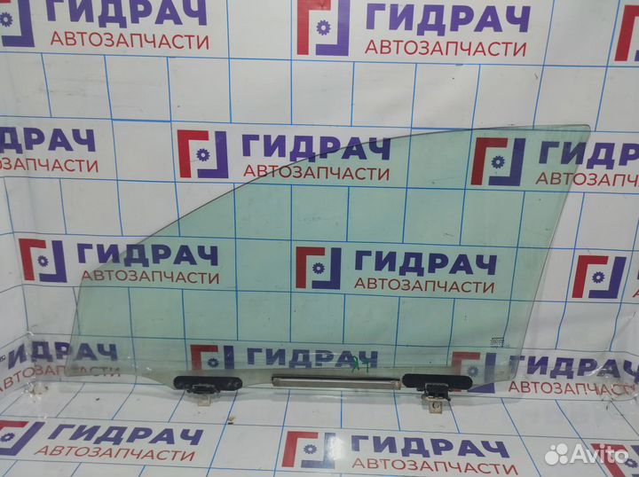 Стекло двери передней правой Toyota Corolla (E120)