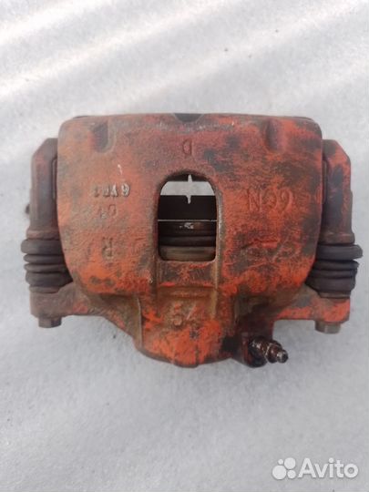 Суппорт передний правый Cheryl amulet a15 88л.с