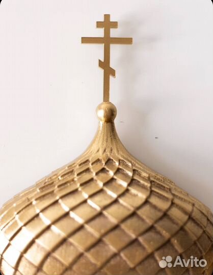 Настенная полка для икон