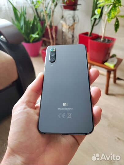 Xiaomi Mi 9 SE, 6/64 ГБ