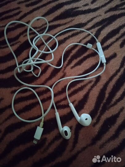 Наушники от айфона проводные оригинал. новые белые
