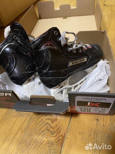 Коньки хоккейные