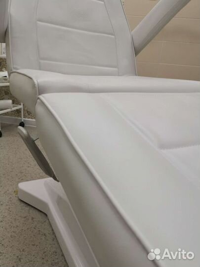 Косметологическое кресло/кушетка медицинская