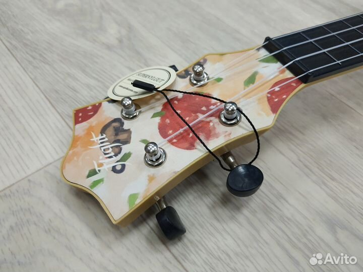 Укулеле Flight с чехлом новое