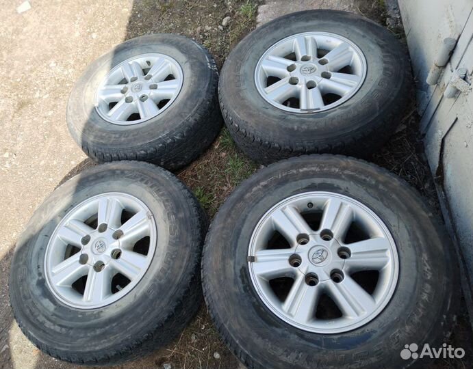 Toyota Hilux 255/70R15C