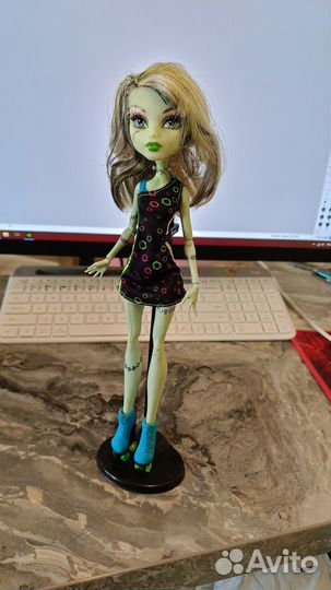 Кукла Monster High / Фрэнки / На роликах
