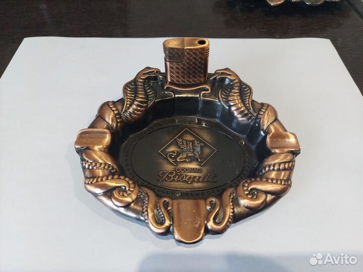 Пепельницы металлические с зажигалками