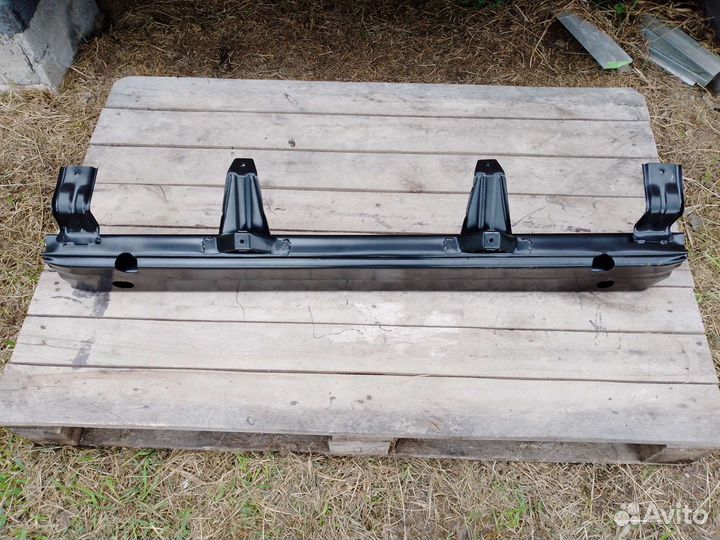 Усилитель переднего бампера Land Cruiser Prado 120