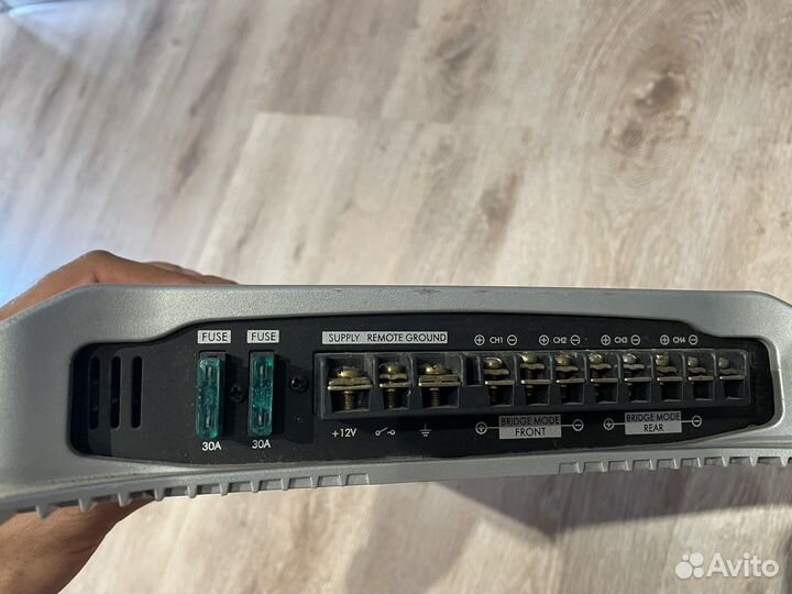 4-х Канальный усилитель Blaupunkt GTA 475