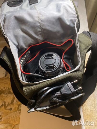 Canon EOS 550d с объективом и сумкой