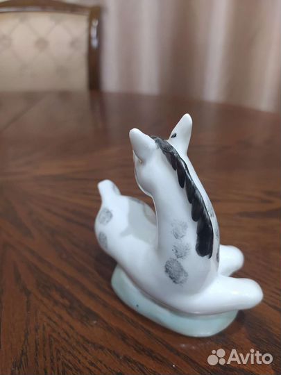 Фарфоровая статуэтка Лошадка Дулево СССР