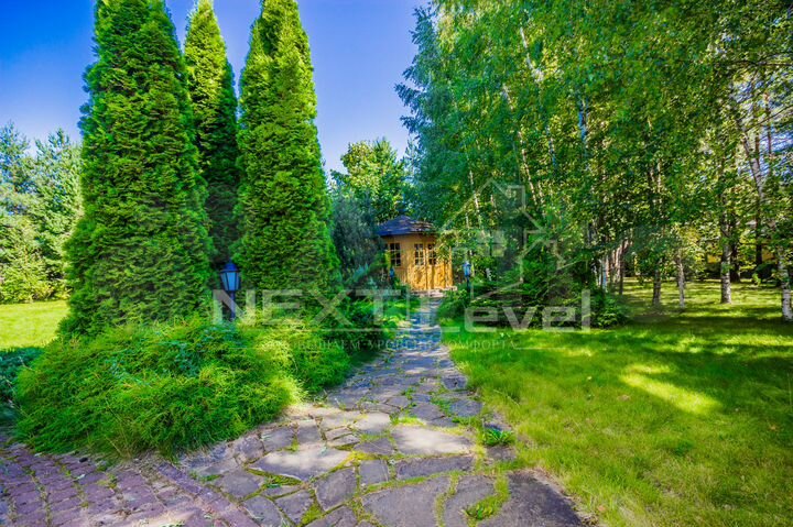 Коттедж 250 м² на участке 25 сот.