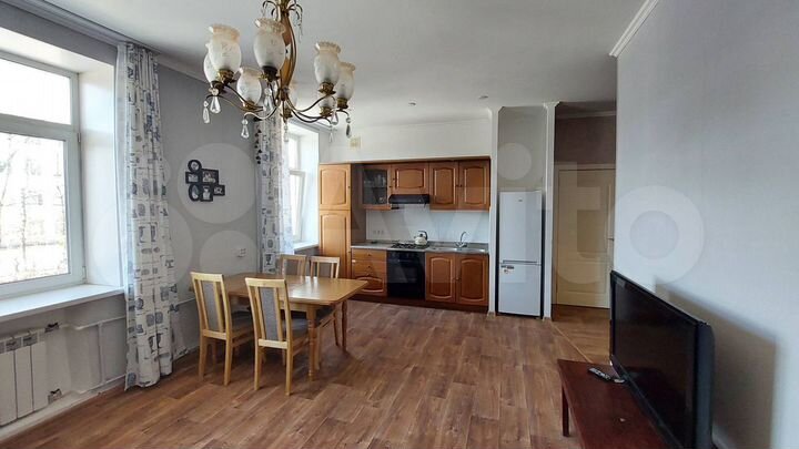 2-к. квартира, 55 м², 2/4 эт.