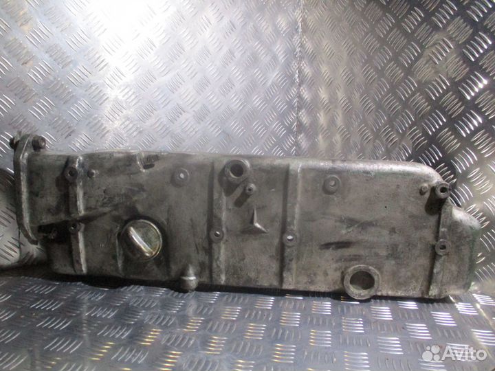 Клапанная крышка Mercedes-Benz A3520166105