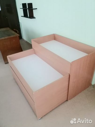 Трехъярусная кровать