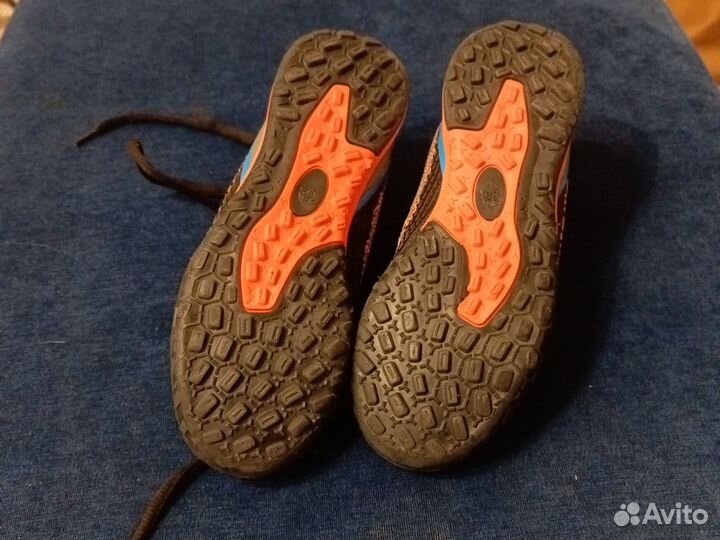 Футбольные бутсы для зала