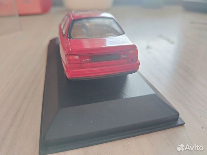 Ford Mondeo minichamps