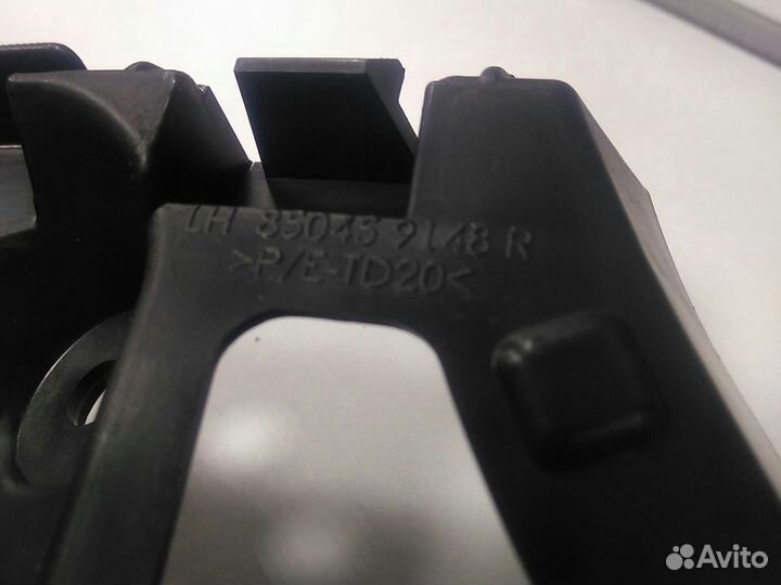 Кронштейн заднего бампера renault Sandero 2014