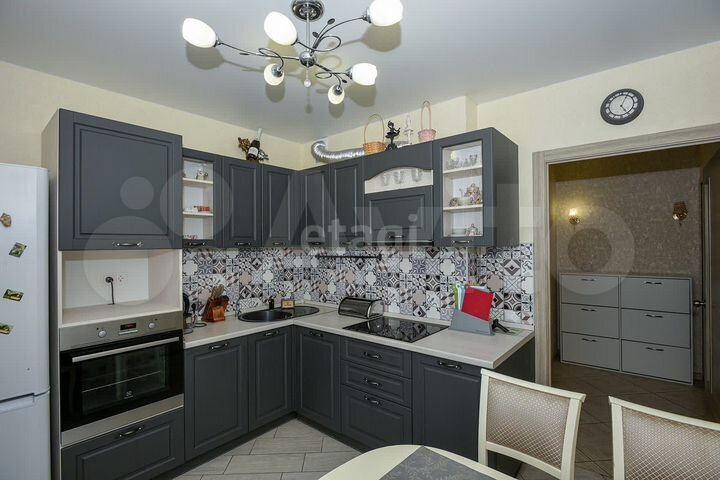 3-к. квартира, 81,6 м², 15/17 эт.