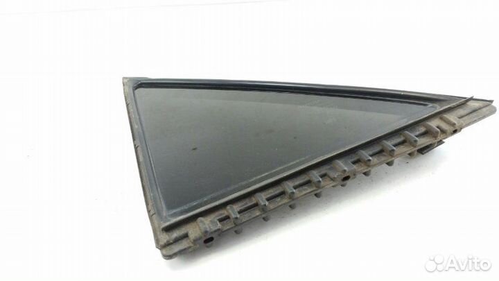 Стекло двери заднее левое Toyota Mark Ii GX110