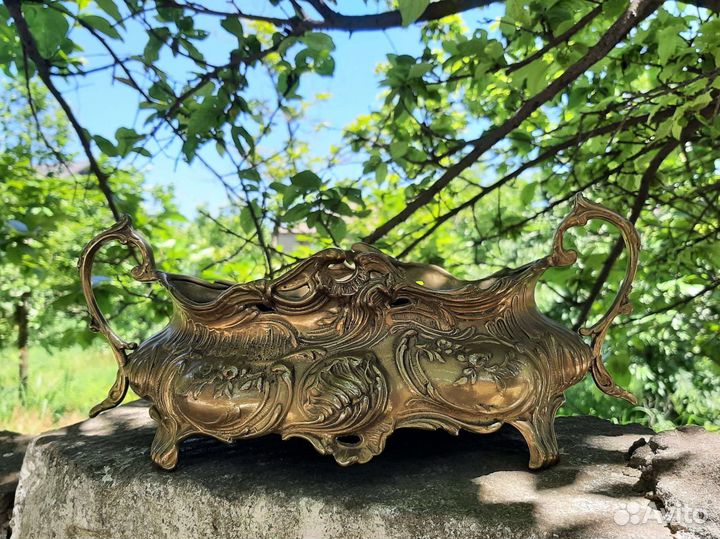 Кашпо жардиньерка бронзовое