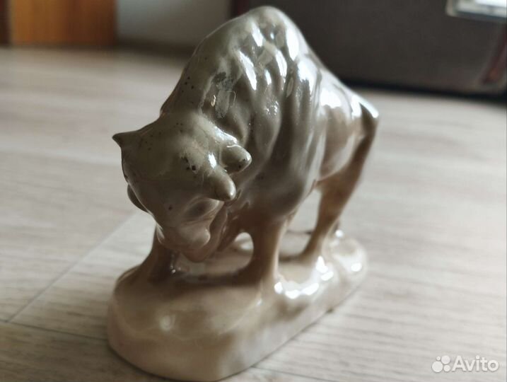 Зубр фигурка