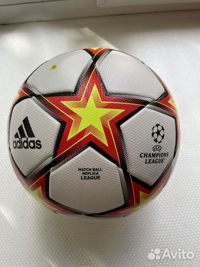 Фубольные мячи Adidas размер 4