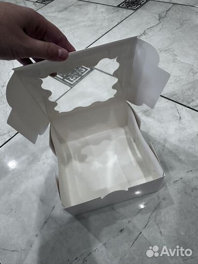 Коробка самосборная с окном белая