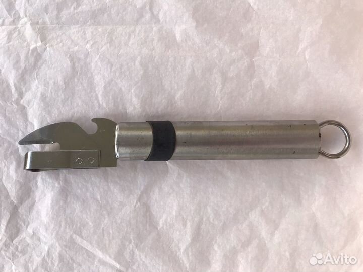 Открывалка для банок и бутылок