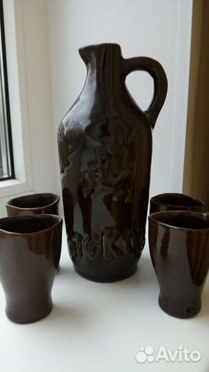 Кувшин и рюмки