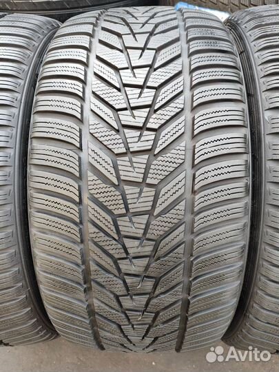 Hankook Winter I'Cept Evo 3 W330 245/40 R20 и 275/35 R20 102W