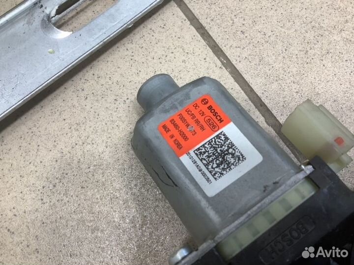 Стеклоподъемник электрический задний правый Kia