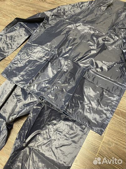 Водозащитный костюм