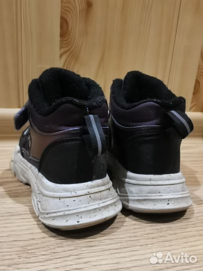 Кроссовки детские 28 размер для девочки