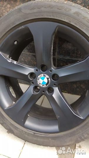 Продам комплект зимней резины на дисках BMW