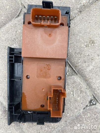 Кнопка стеклоподъемника задняя lifan cebrium