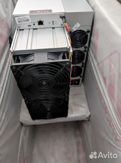Asic майнер Bitmain Antminer S19