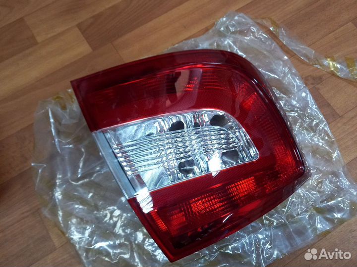 Задний фонарь шкода рапид