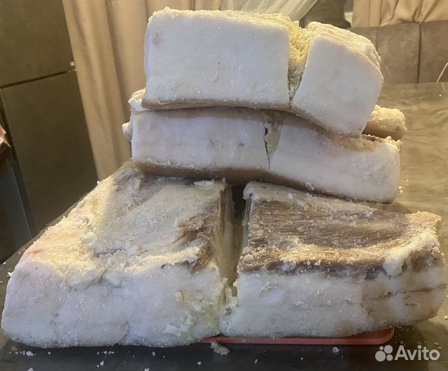 Сало соленое с чесноком