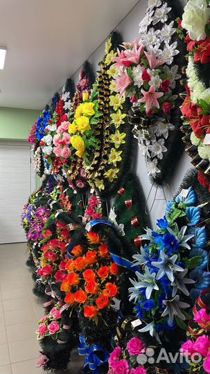 Ритуальные услуги, перевозка тел умерших, венки