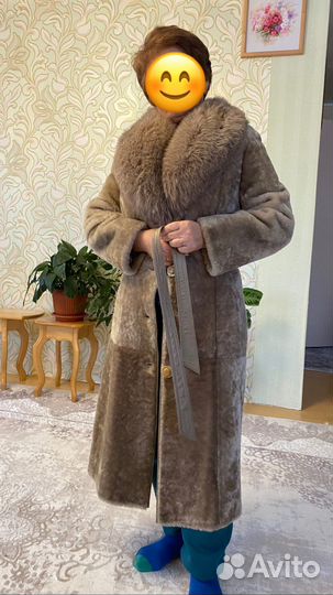 Шуба мутоновая с песцовым воротником