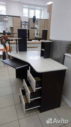 Компьютерный стол 