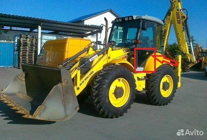 Стекло дверное нижнее New Holland LB115