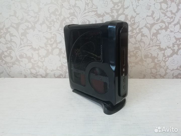 Компьютер Intel в компактном корпусе