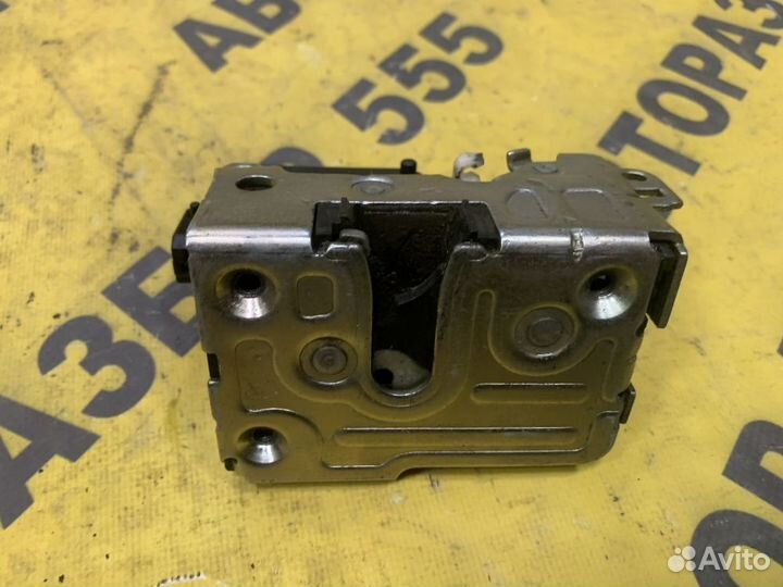 Замок двери передней правой Renault Logan 1