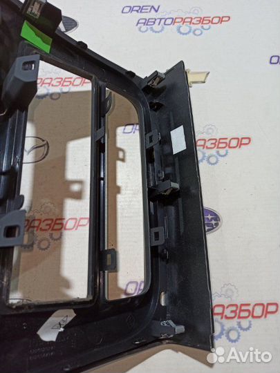 Накладка на центральную консоль Renault Logan 2