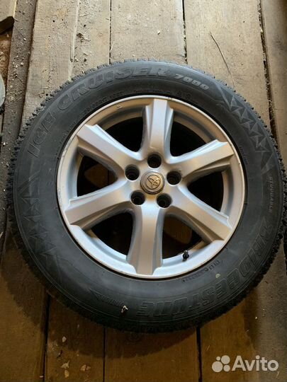 Bridgestone Ice Cruiser 7000 235/65 R17 108T