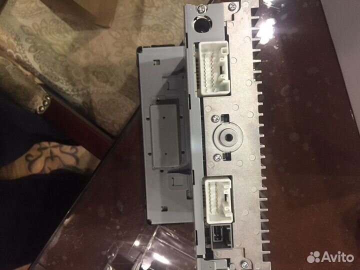 Штатный мультимедийный центр Мitsubishi мoдель DY