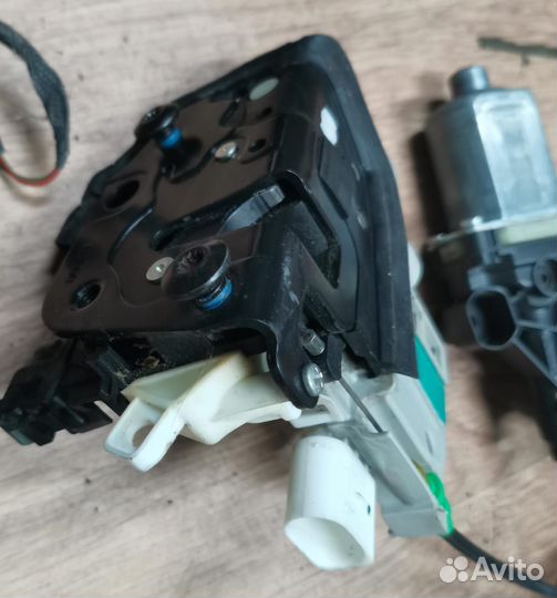 Audi A5 8w8 стекло замок левой двери передней